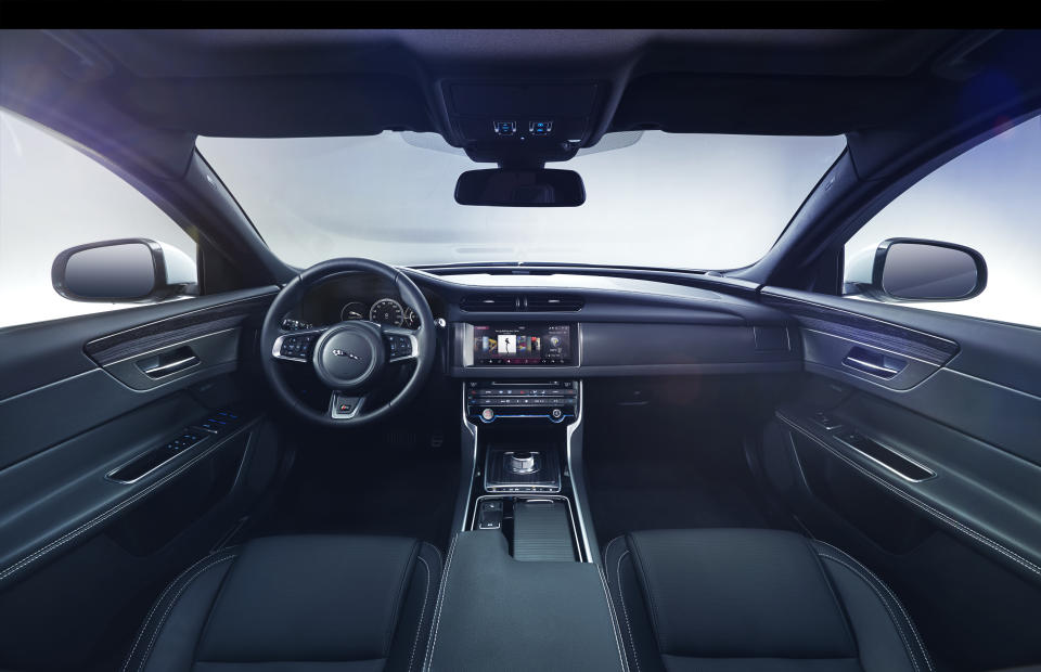 JAGUAR XF Interior