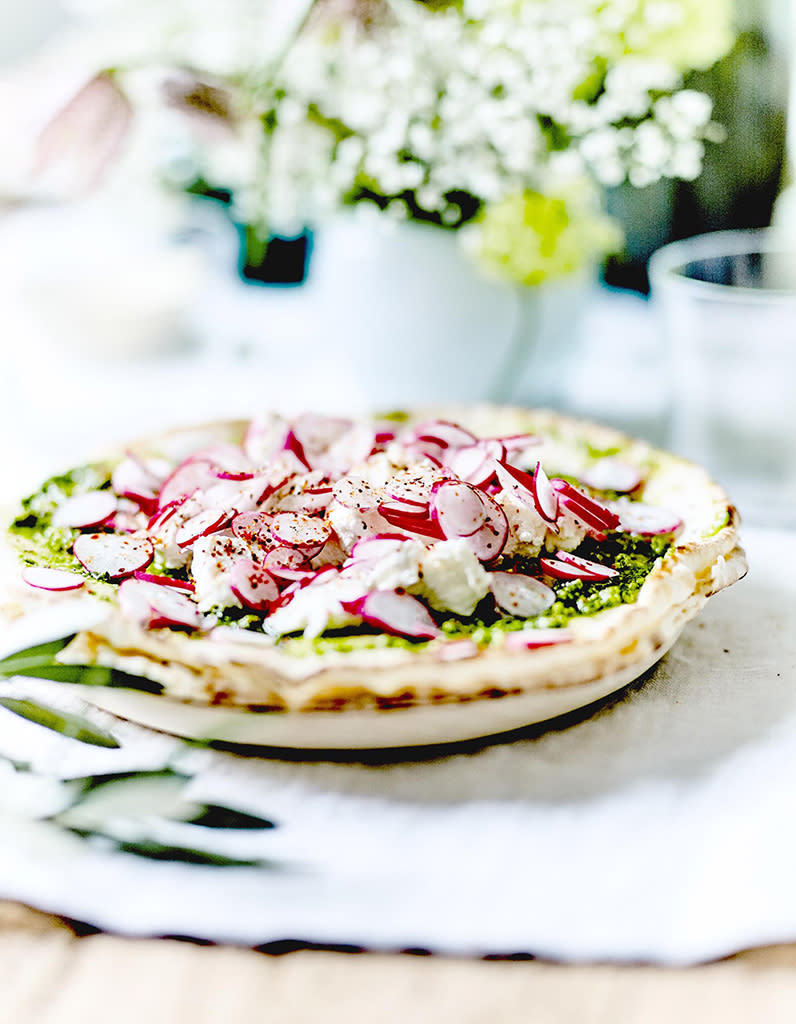 Foccacia au pesto, ricotta et radis