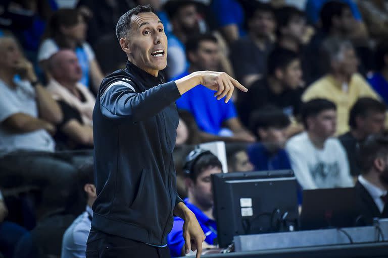 Pablo Prigioni resaltó la tareas de Gabriel Deck y los jóvenes Juan Fernández y Francisco Cáffaro en la conferencia de prensa post victoria