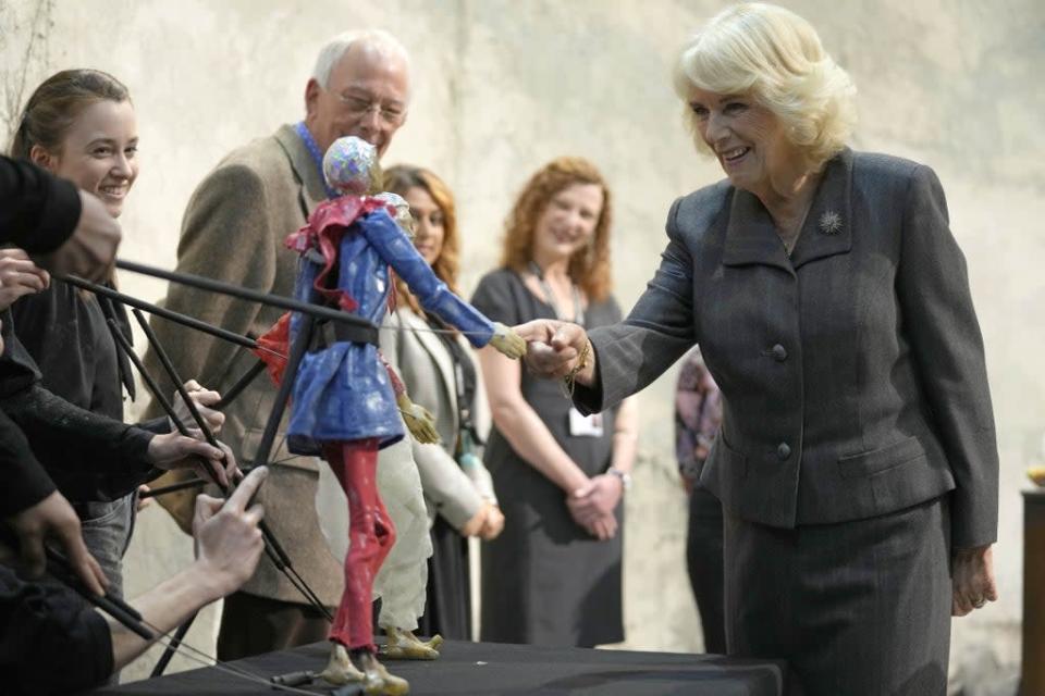 The duchess was invited to meet the prop and costume teams, cast members and puppeteers from The Ocean At The End of the Lane and front-of-house staff (Frank Augstein/PA) (PA Wire)