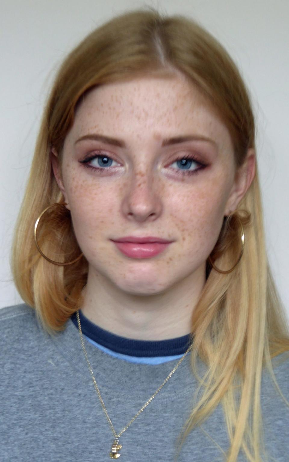 Miranda Williams, 19, is thought to have taken her own life three weeks into her philosophy degree at Bristol - Credit: Williams family / SWNS.com