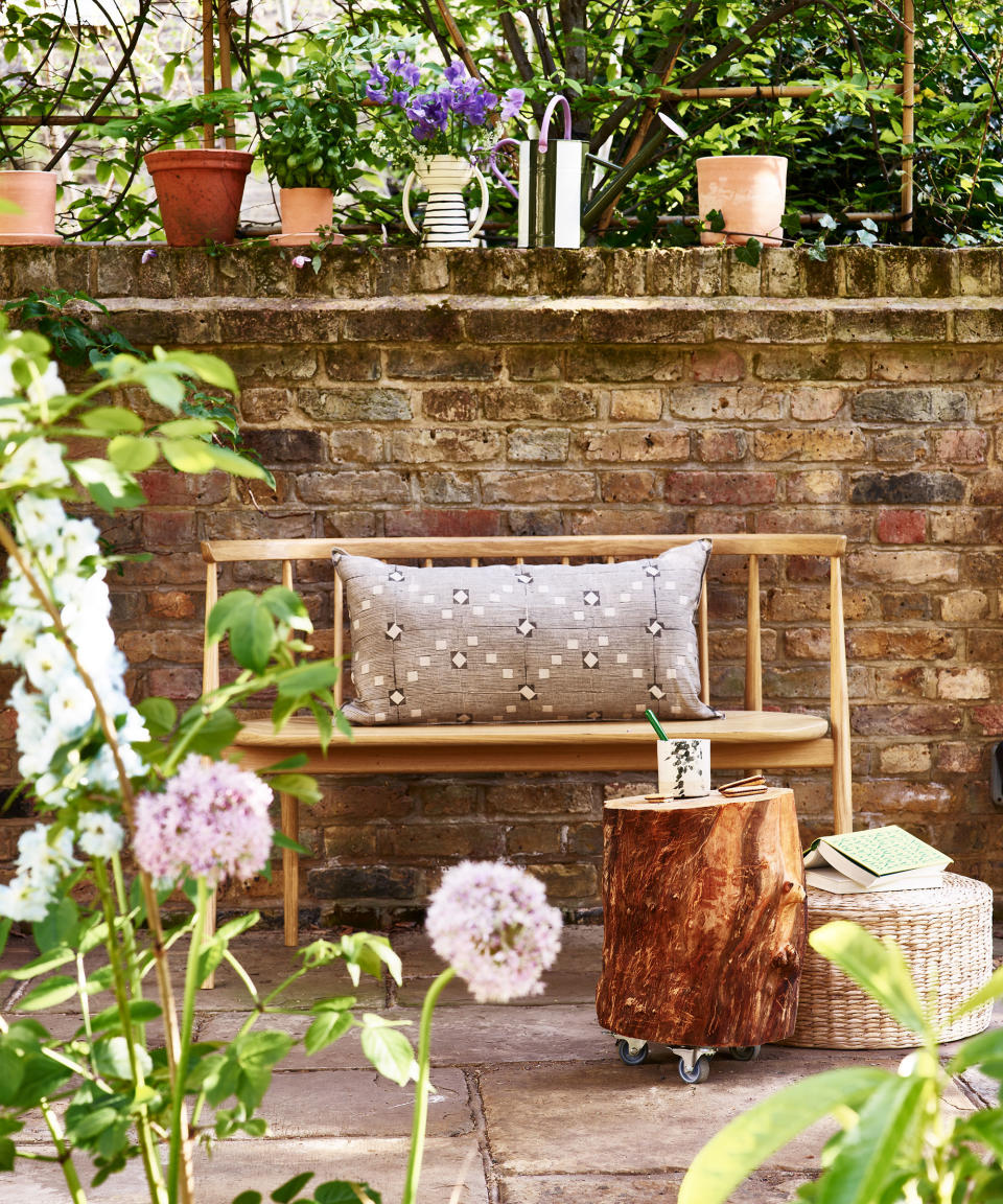 Turn a tree stump into a table