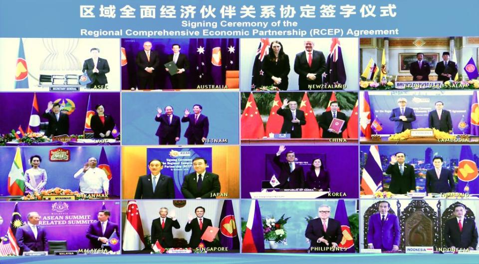 Chinese Premier Li Keqiang and leaders of other countries attend the signing ceremony of the Regional Comprehensive Economic Partnership (RCEP) agreement via video link, Nov. 15, 2020.<span class="copyright">Xinhua/Zhang Ling via Getty Images</span>