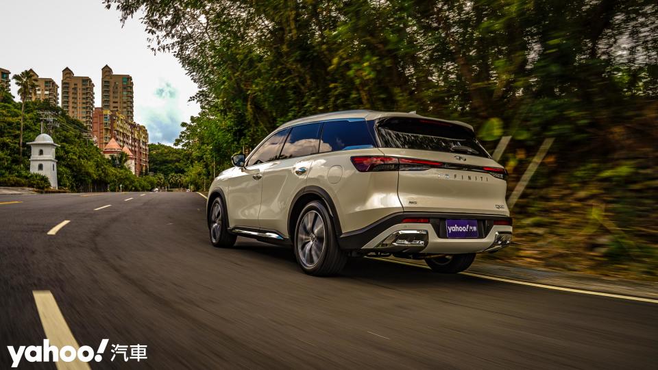 不拖泥帶水的動力外加抑制得當的側傾，這就是Infiniti QX60的駕馭本色。