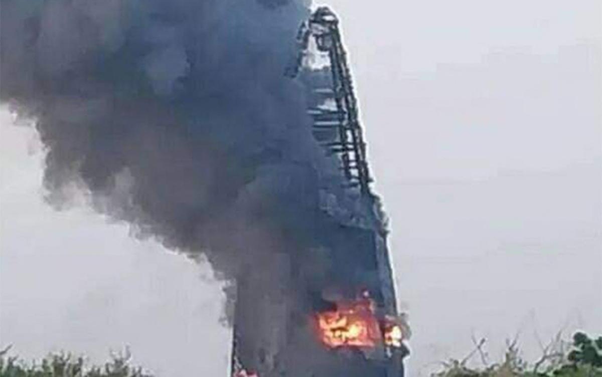 Während der Konflikt im Sudan weiter tobt, geht der symbolträchtige Wolkenkratzer in Khartum in Flammen auf