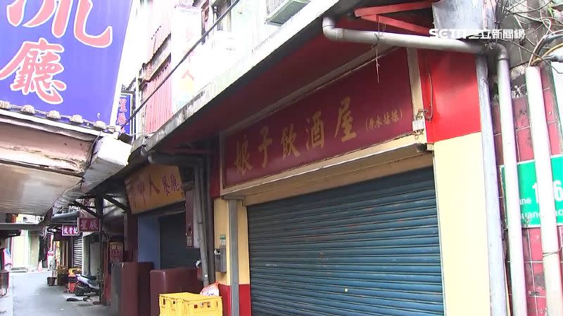 疫情爆發後，萬華區的茶室有172間被要求停業。