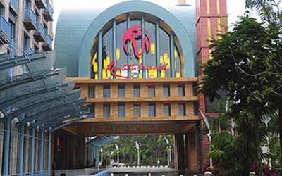 The air-conditioning malfunction in Resorts World Sentosa has affected business operations within the resort. (Yahoo! photo).