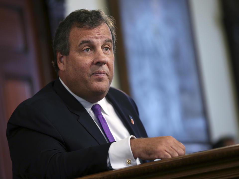 Officials appointed by New Jersey Gov. Chris Christie (R) orchestrated a plot to shut down access lanes to the George Washington Bridge connecting New Jersey and Manhattan as part of a political vendetta. (Photo: ASSOCIATED PRESS)