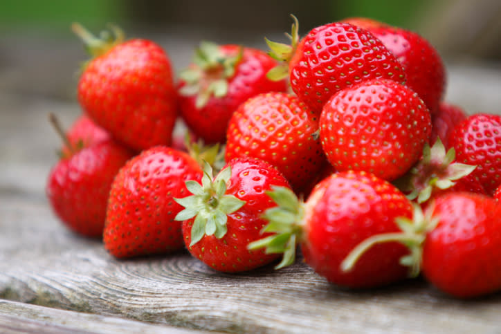 Strawberries contain an antioxidant that reduces inflammation and may improve brain health. (Photo: Getty Images)