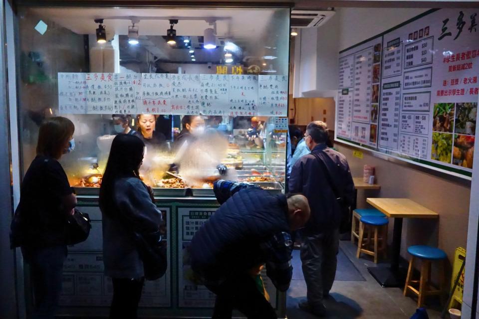 很多兩餸飯店只做外賣，但Jason認為三多既然賣魚就應該要有堂食，因為外賣帶回家的魚一定很難食。