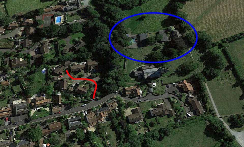 An aerial view with the primary school circled in blue and Rectory Close in red (Picture: SWNS)