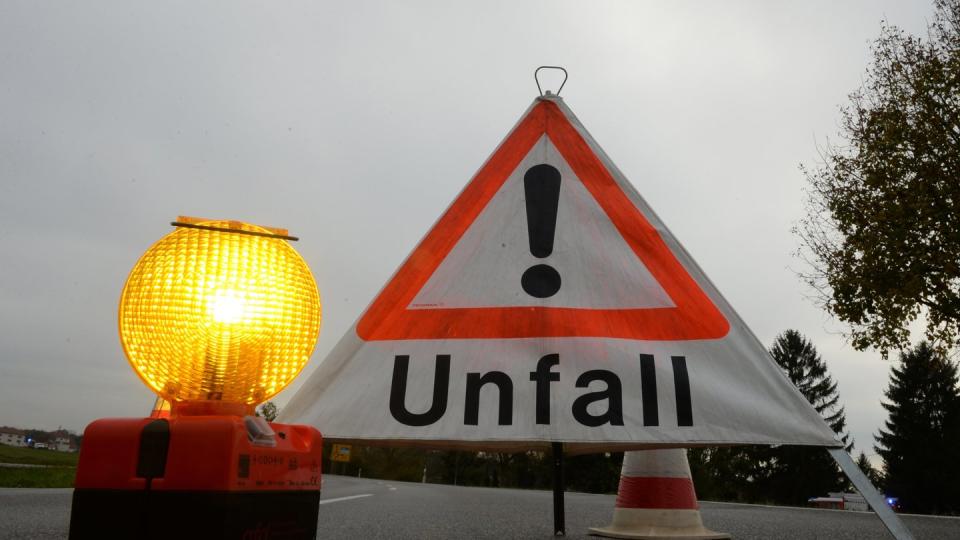 Ist man unverschuldet in einen Verkehrsunfall geraten, muss der Unfallgegner die Anwaltskosten übernehmen. Foto: Patrick Seeger