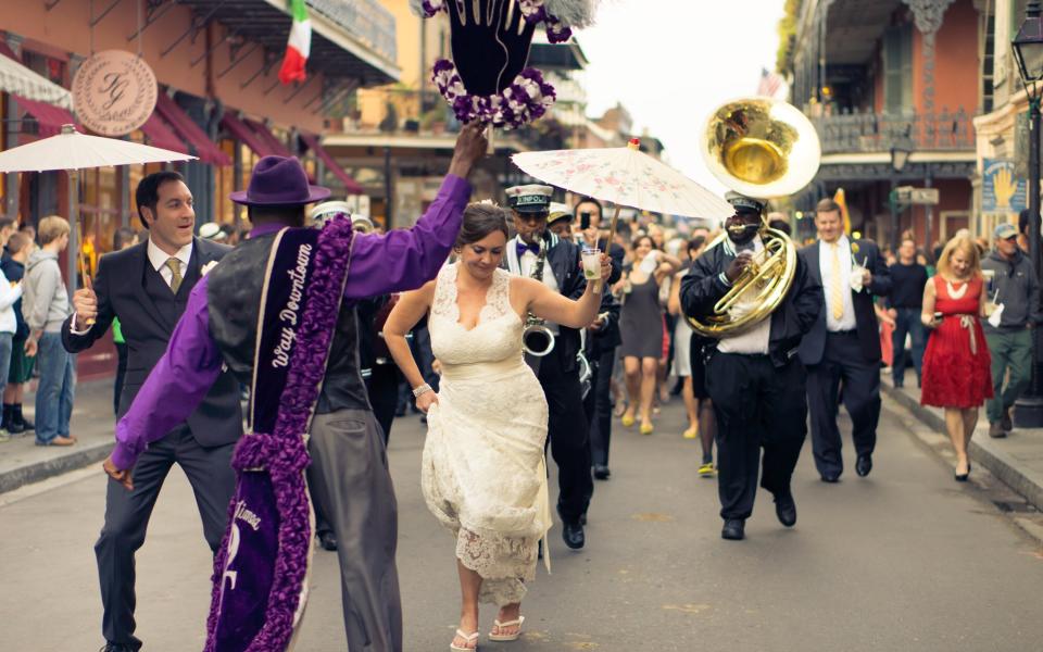 second line, new orleans - TRUNG LE