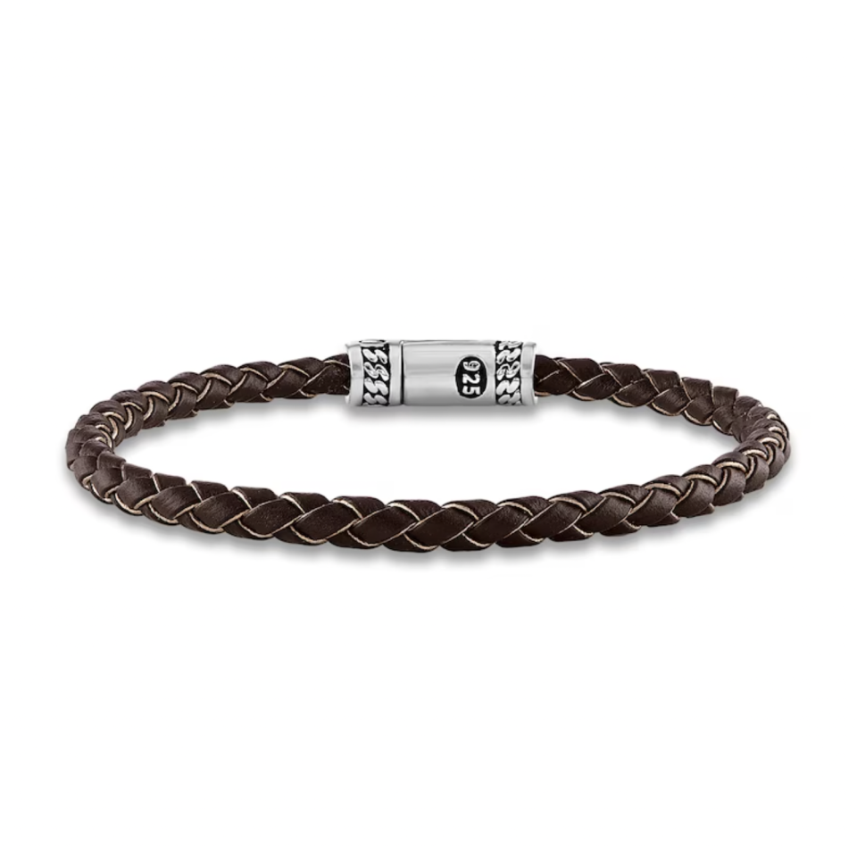 <p><a href="https://go.redirectingat.com?id=74968X1596630&url=https%3A%2F%2Fwww.jared.com%2F1933-by-esquire-mens-woven-brown-leather-bracelet-sterling-silver-85%2Fp%2FV-961259405&sref=https%3A%2F%2Fwww.cosmopolitan.com%2Fstyle-beauty%2Ffashion%2Fg4446%2Fbest-gifts-for-men%2F" rel="nofollow noopener" target="_blank" data-ylk="slk:Shop Now;elm:context_link;itc:0;sec:content-canvas" class="link ">Shop Now</a></p><p>Woven Brown Leather Bracelet</p><p>jared.com</p><p>$159.20</p>
