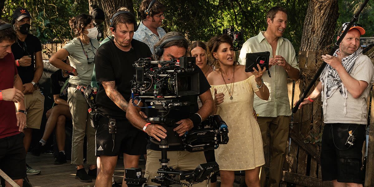 l to r actordirector nia vardalos and actor john corbett on the set of my big fat greek wedding 3, a focus features release courtesy of yannis drakoulidis focus features