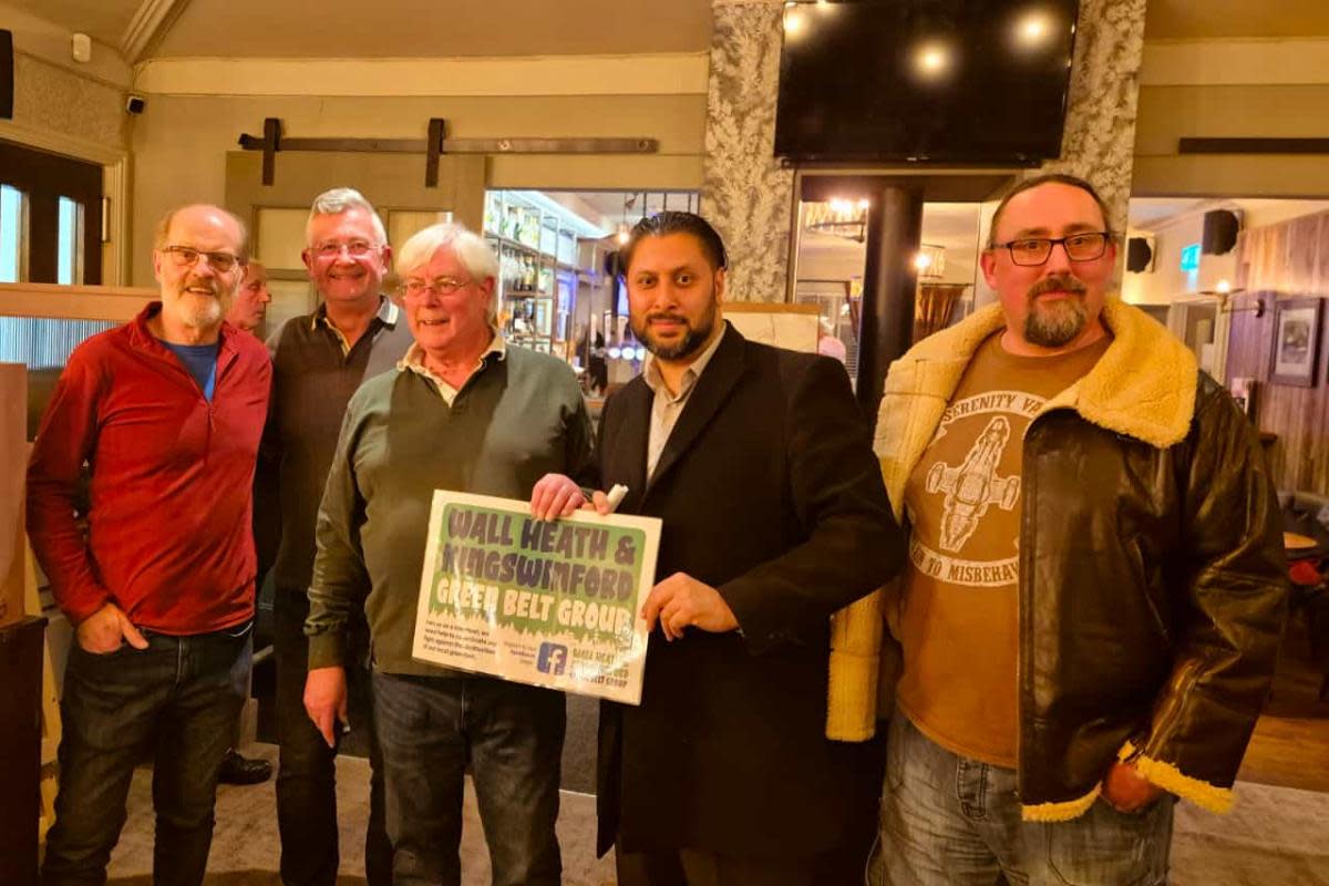 L-r - Stephen Parkes, Tim Williams, Dave Stringfellow, Shaz Saleem and Brian Bassingthwaighte at the Hinksford Arms <i>(Image: Shaz Saleem)</i>