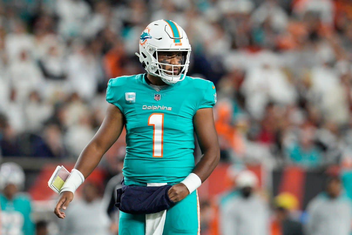 DOLPHINS-TAGOVAILOA (AP)