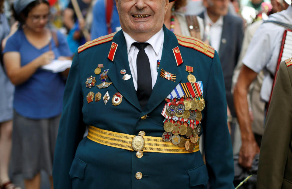 A Jewish Red Army veteran takes part in a parade marking Victory Day, the anniversary of the victory of the Allies over Nazi Germany, in Jerusalem, Israel, May 8, 2016. (Baz Ratner/REUTERS)