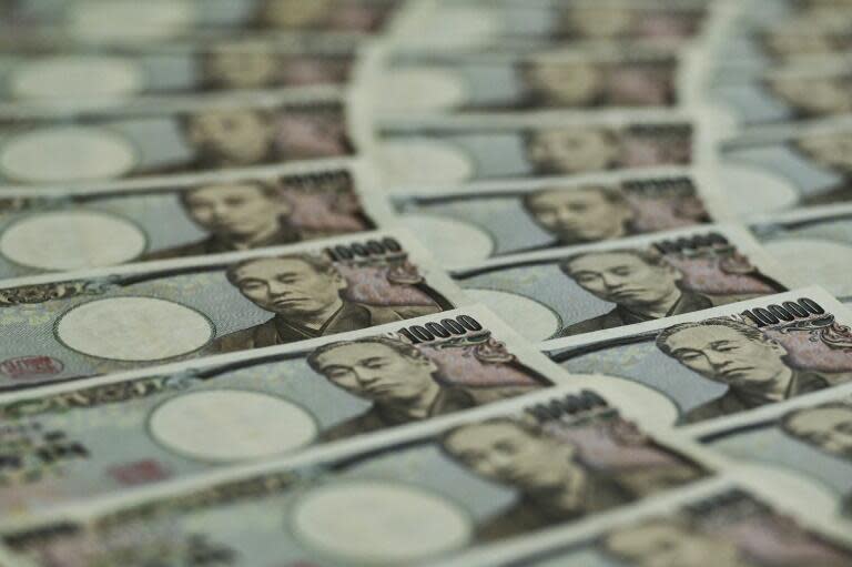 日圓摜破160大關 改寫34年新低