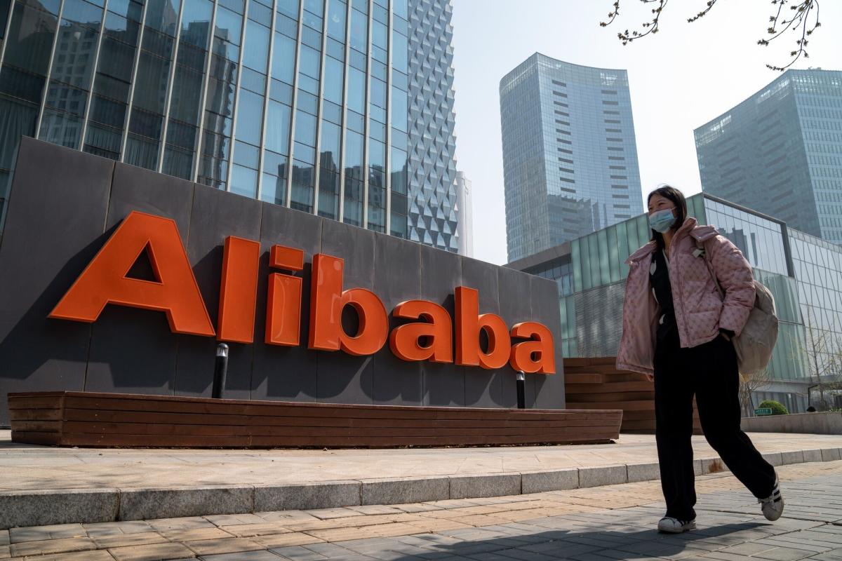 SoftBank se mueve para reducir su participación en Alibaba, lo que lleva a una recesión de $ 13 mil millones
