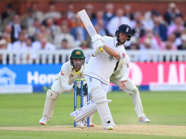 WATCH: Ben Stokes takes a spectacular two-touch catch at the boundary to  remove Australia captain Pat Cummins