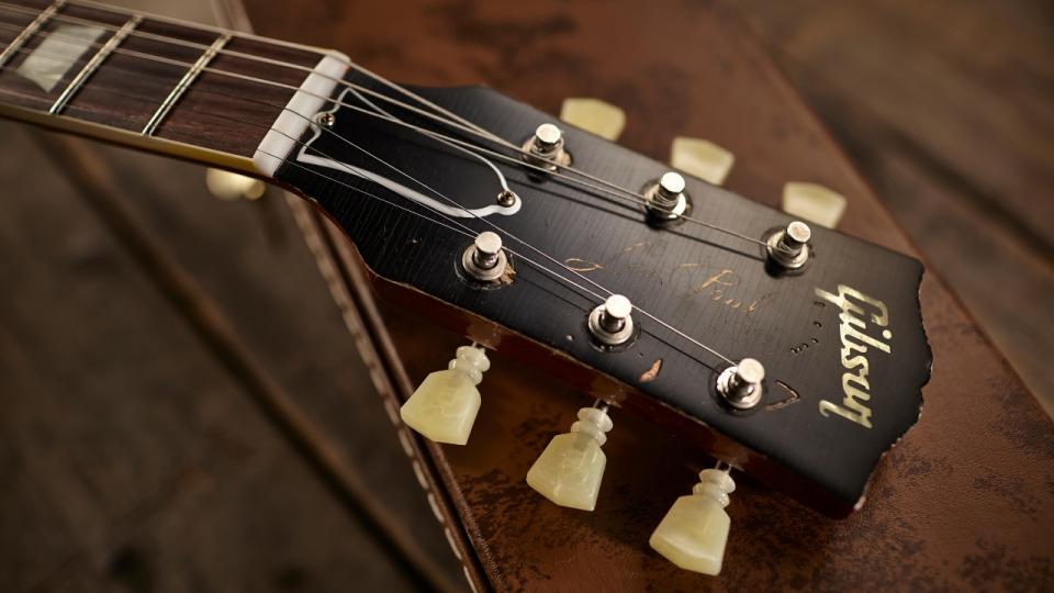 Close up of the headstock on a vintage Gibson Les Paul