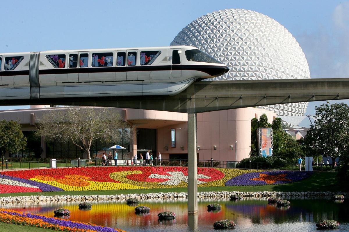 This $2.1-million retrofuturistic dome home is an inhabitable EPCOT 