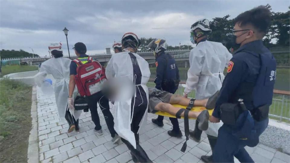 不對勁！不是在休息　8旬翁頭栽進水裡「已溺水」急CPR