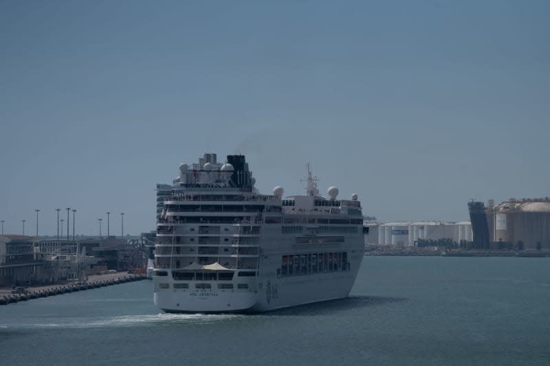 The ship MSC Armonia sails from the Port of Barcelona. MSC Armonia, which was detained in the Port of Barcelona since April 2, has sailed today to Marghera (Italy) with all passengers except the 69 Bolivians who did not have valid visas for entry into the Schengen area. David Zorrakino/EUROPA PRESS/dpa