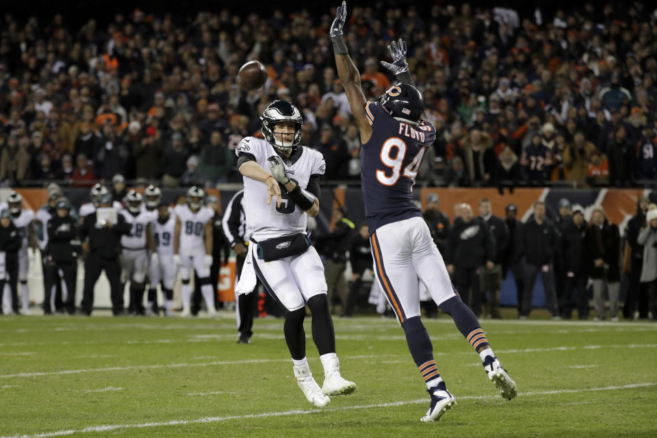 Eagles quarterback Nick Foles came up big in the Eagles’ final scoring drive in Sunday’s wild-card victory against the Bears. (AP)