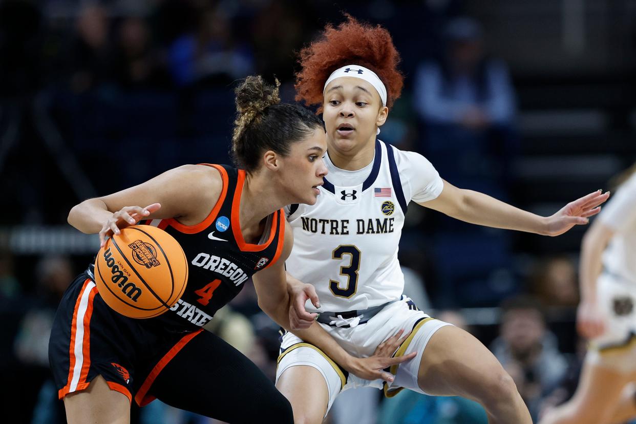 Oregon State's Donovyn Hunter handles the ball against Notre Dame's Hannah Hidalgo.