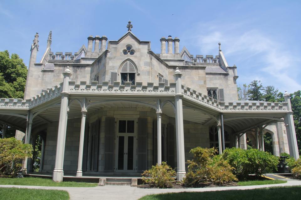 The side of Lyndhurst Mansion.