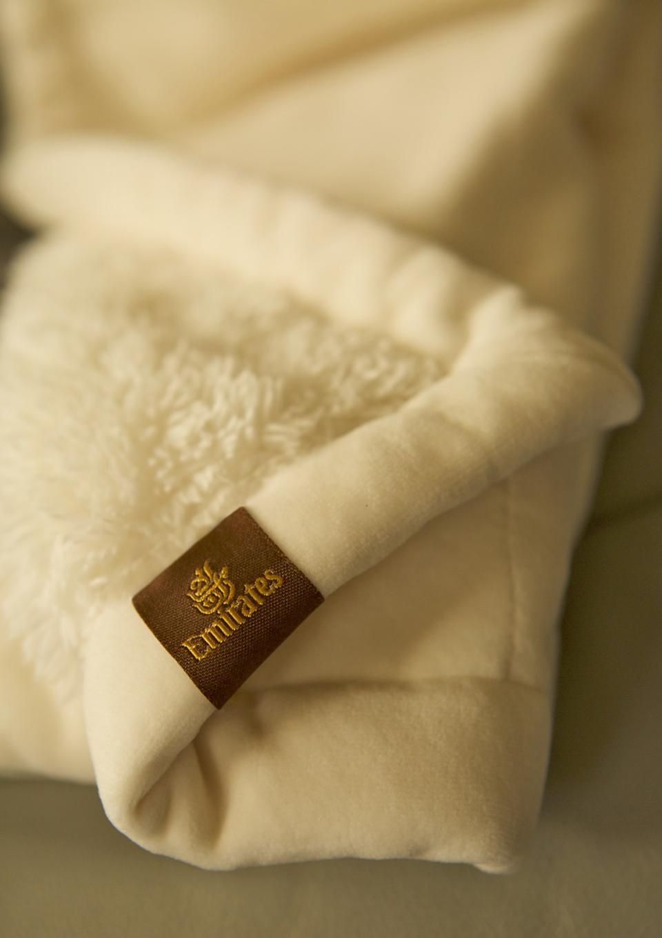 Sheepskin-style blanket