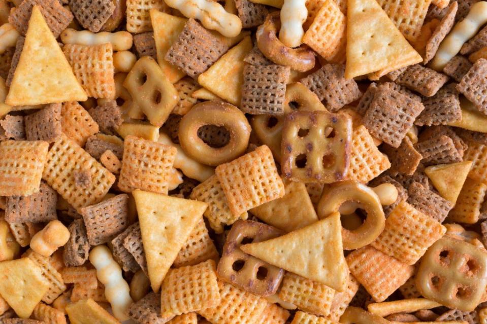 Sag energy = Munchies snack mix. Shutterstock