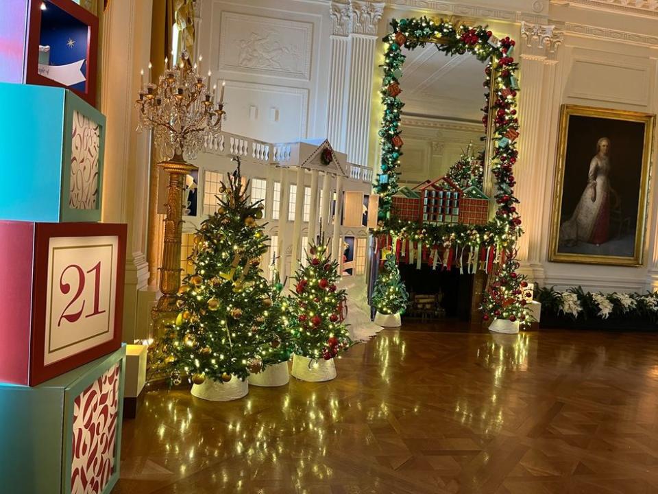 Tour White House Holiday Decorations 2023