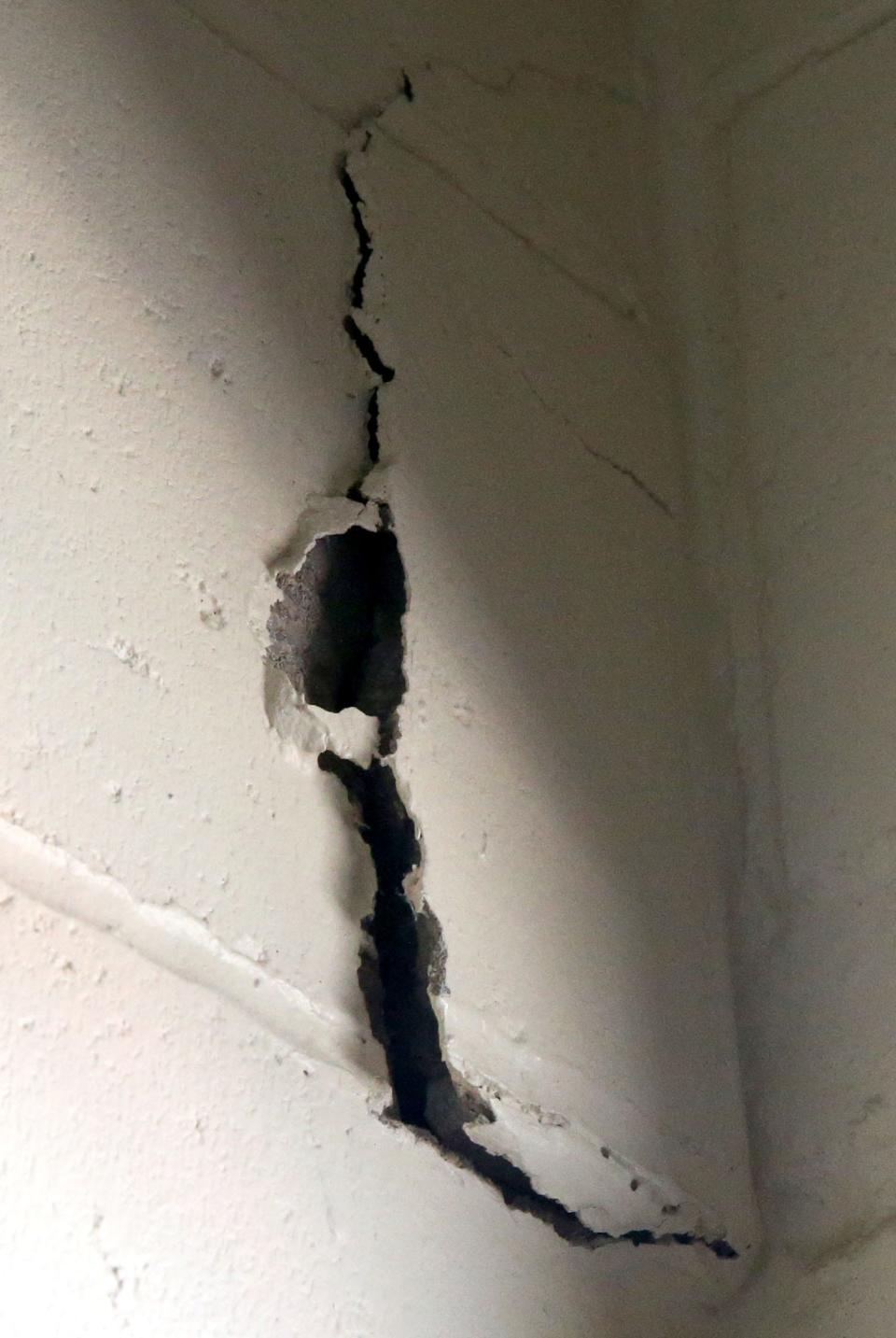 A crack is pictured in the wall inside the Johnson County Jail Thursday, June 13, 2024 in Iowa City, Iowa.