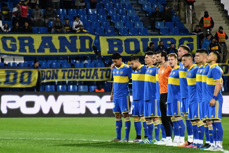 El minuto de silencio del plantel de Boca por el fallecimiento de una hincha Xeneize en un siniestro vial