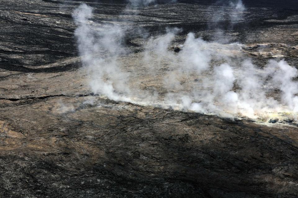 Mauna Loa Volcano In Hawaii Makes A Blazing Return As It Erupts After Months Of Heightened Unrest