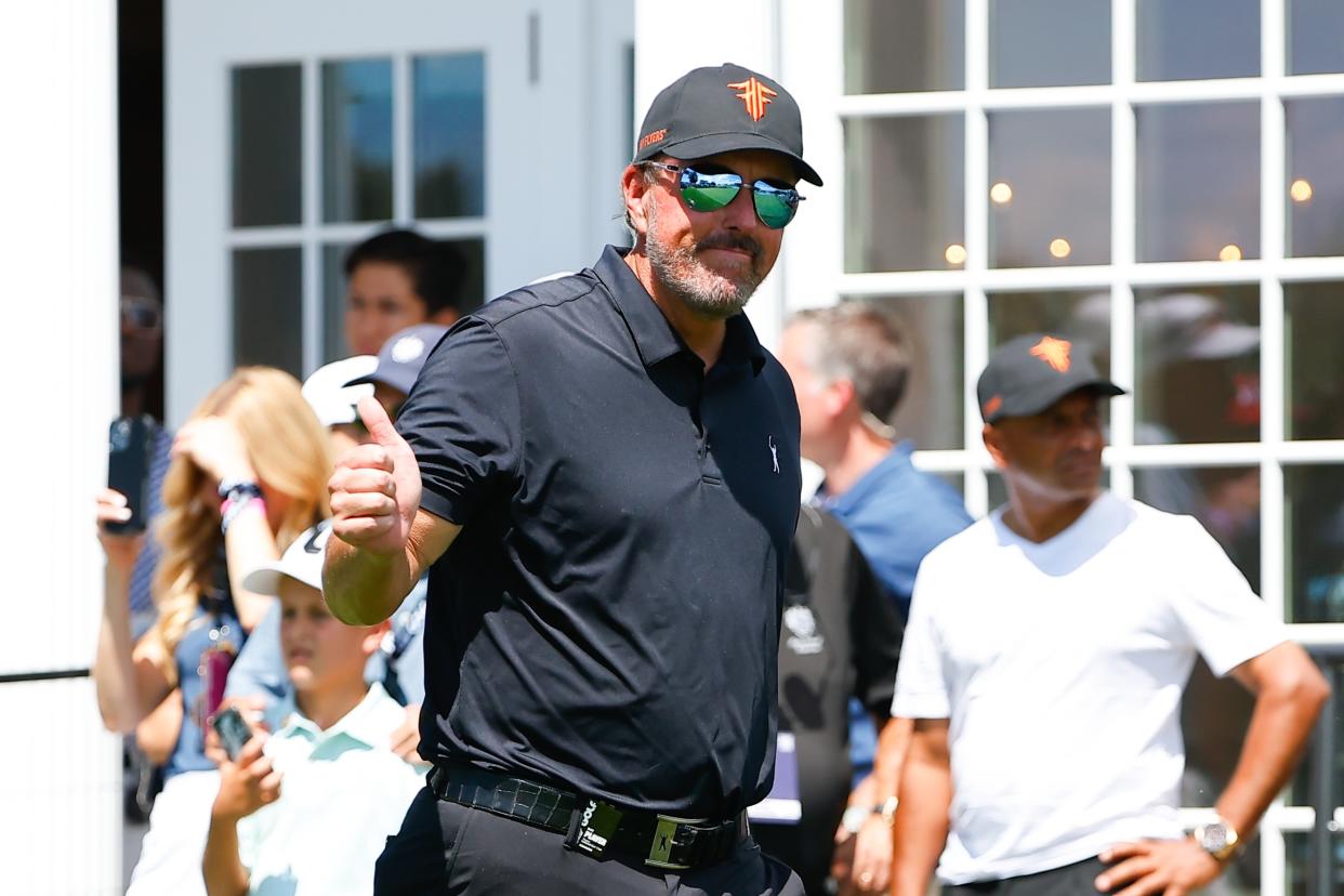 Phil Mickelson gives a thumbs up at the 16th tee during the second round of the LIV Golf series on July 30, 2022 in Bedminster, NJ. (Photo by Rich Graessle/Icon Sportswire via Getty Images)