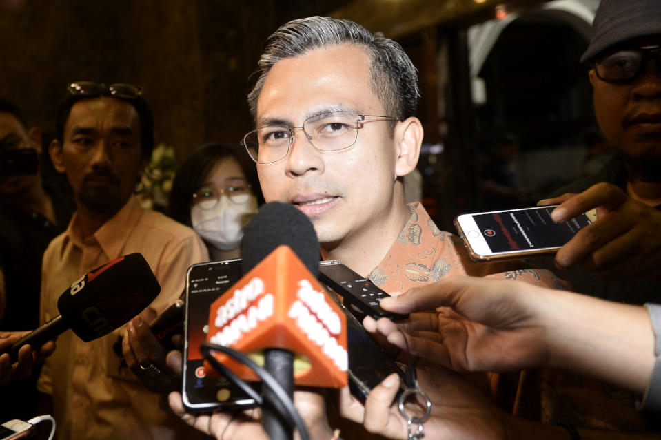 PKR MP Fahmi Fadzil has today suggested that Pakatan Harapan may yet re-take the federal government, following the apparent resignation of Datuk Shahruddin Md Salleh from the Perikatan Nasional government. — Picture by Miera Zulyana