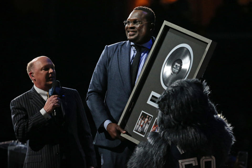 曼非斯灰熊退役Zach Randolph 50號球衣，是灰熊在NBA史上的第一件。（Credit: Petre Thomas-USA TODAY Sports）