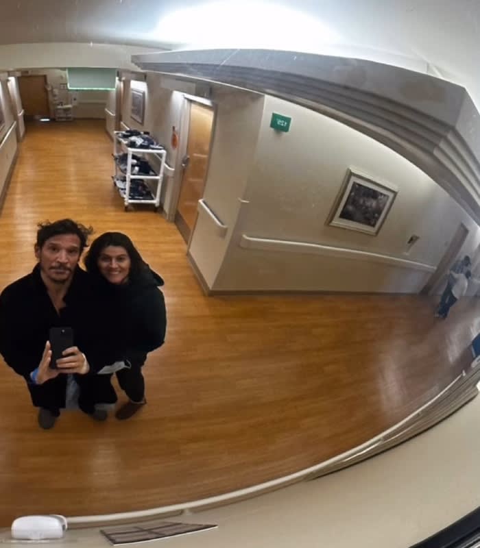 Sergio y su mujer en el hospital