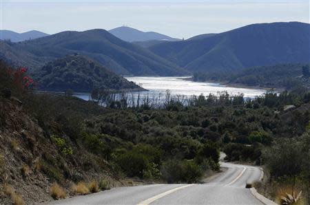 Lake Hodges is seen in San Diego County January 17, 2014. REUTERS/Mike Blake