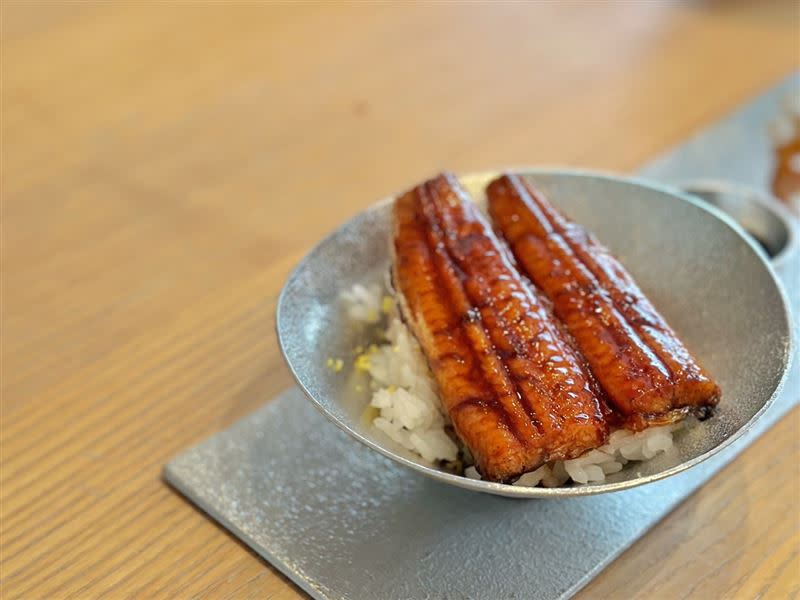 鰻魚飯+味噌湯。（圖／記者劉沛妘攝影）