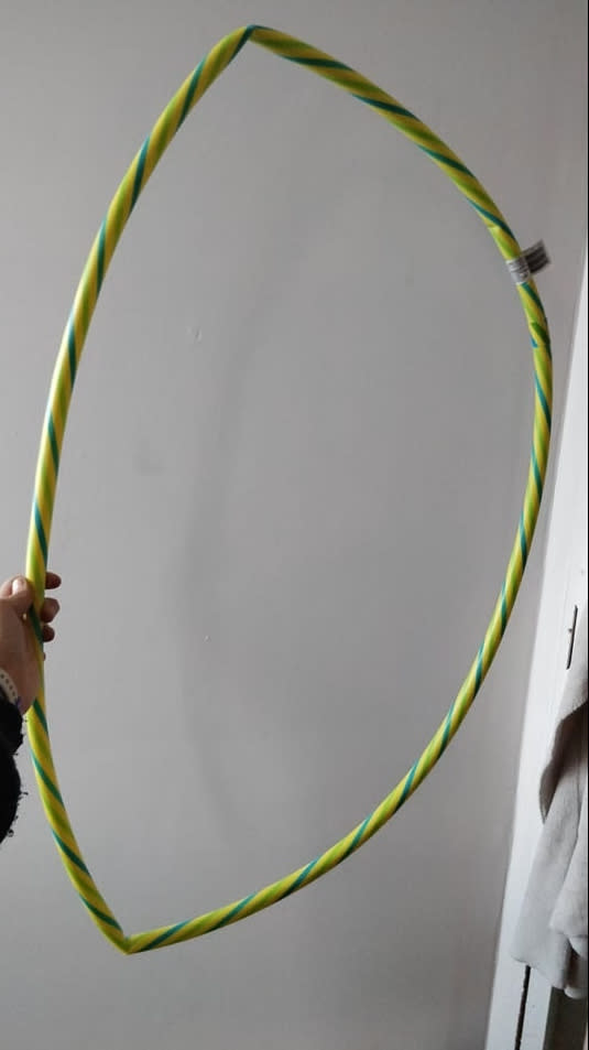 Woman's hula hoop delivery fail