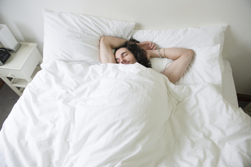 世界睡眠日｜失眠寫日記、飲生菜水這些偏方真係幫到手？專家解答6個幫助入眠方法迷思