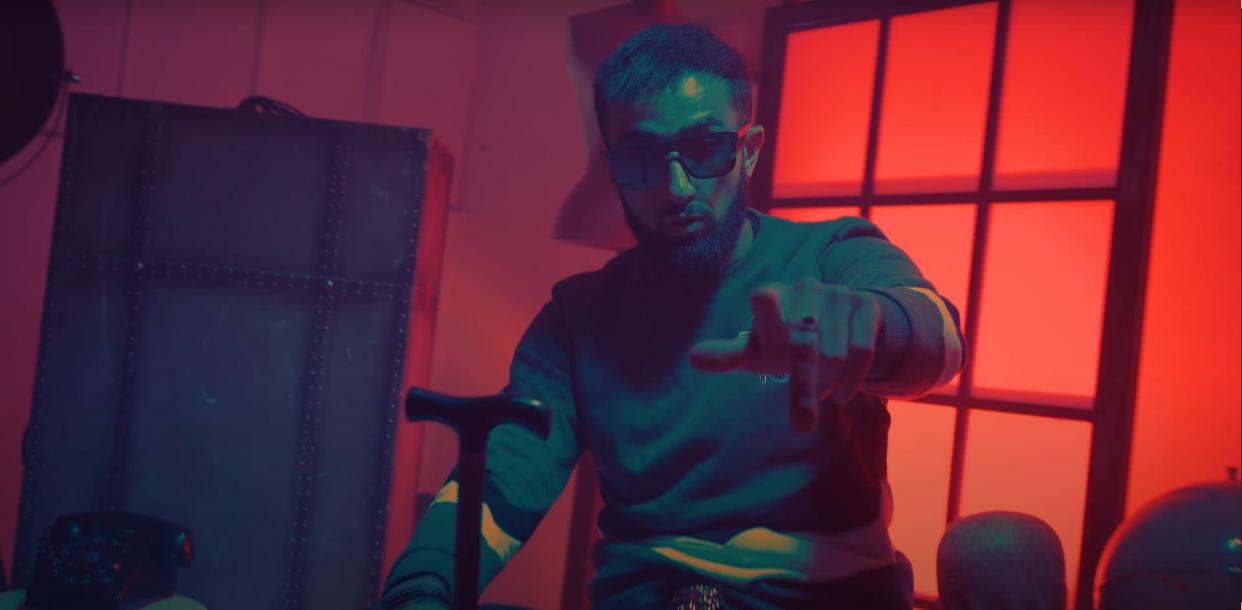 Niro dans le clip de 