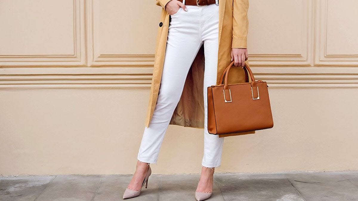 You can save a big chunk of change on Michael Kors designer bags right now.