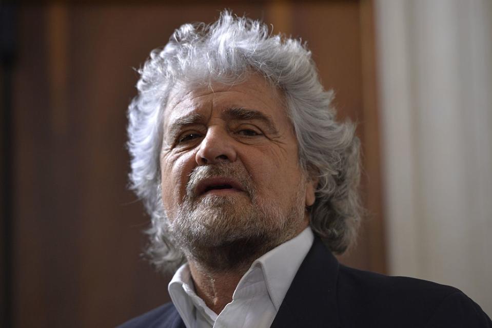 <p>Il cofondatore del Movimento 5 stelle, Beppe Grillo, annoverato in questa classifica dei redditi dei politici perché risulta registrato come dirigente un partito politico, dichiara nel 2017 420.807 mila euro, a fronte dei 71.957 mila del 2016. (Getty) </p>