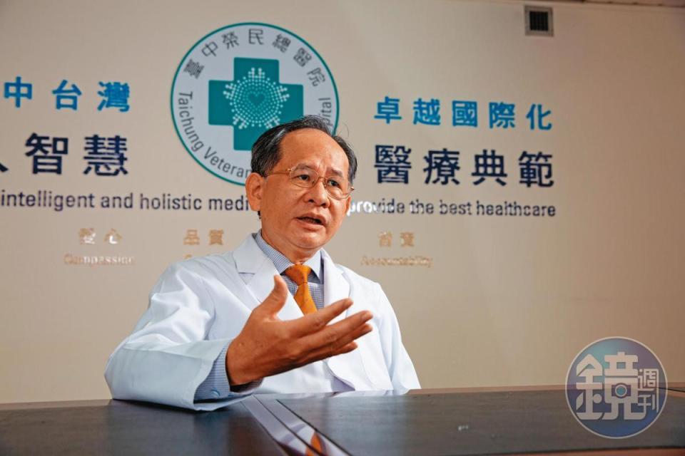 台中榮總院長陳適安表示，自己上任後，每年平均約花費2億元投入智慧醫院的建置。